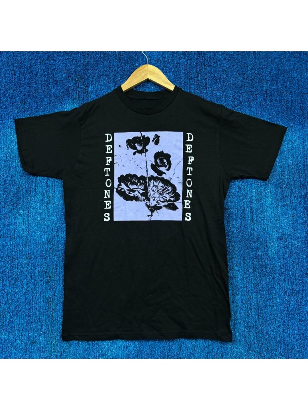Deftones Roses Rock T-Shirt Size Medium